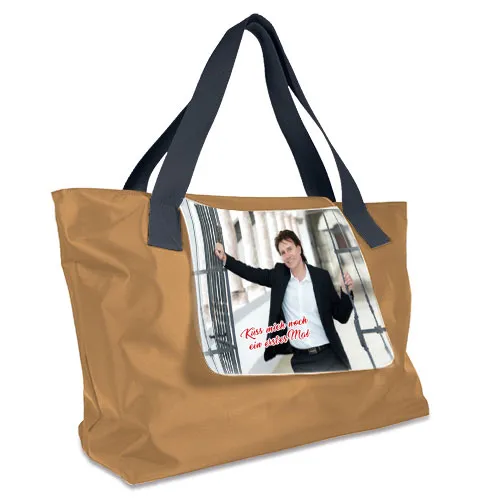 Shopping Bag mit Kurt Elsasser Motiv – „Küss mich noch ein erstes Mal“ (Dunkelbraun)